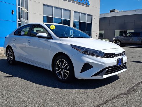Used 2023 Kia Forte LXS FWD image 3