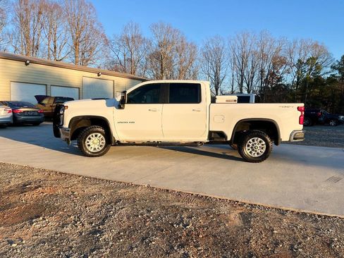 Used 2020 Chevrolet Silverado 2500 LT w/ Convenience Package image 28
