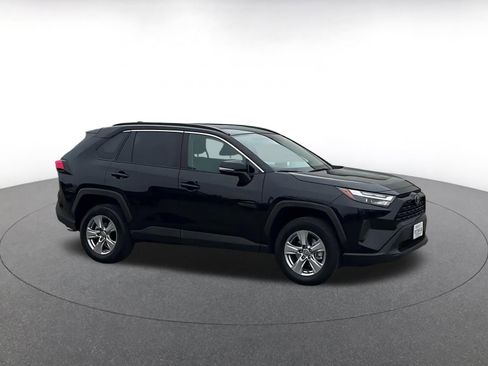 Used 2025 Toyota RAV4 XLE image 2