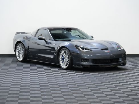 Used 2009 Chevrolet Corvette ZR1 w/ Preferred Equipment Group RWD image 5