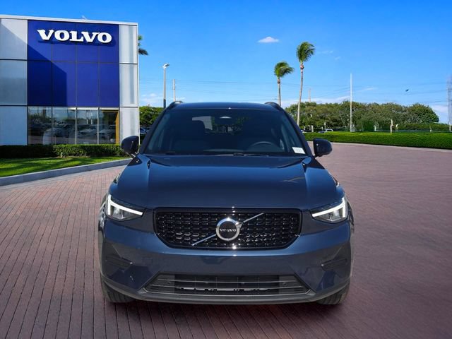 New 2026 Volvo XC40 B5 Core AWD/4WD image 2