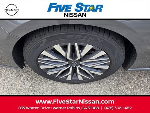 Used 2024 Nissan Altima 2.5 SV FWD image 18