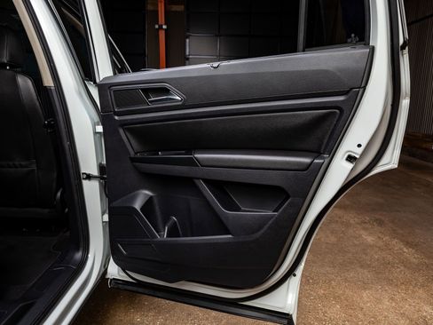 Used 2019 Volkswagen Atlas SEL R-Line image 33