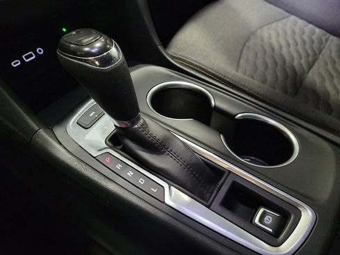 Used 2021 Chevrolet Equinox LT image 26