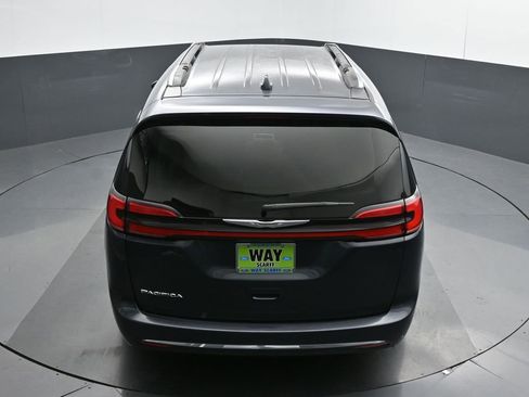 Used 2021 Chrysler Pacifica Touring-L image 37