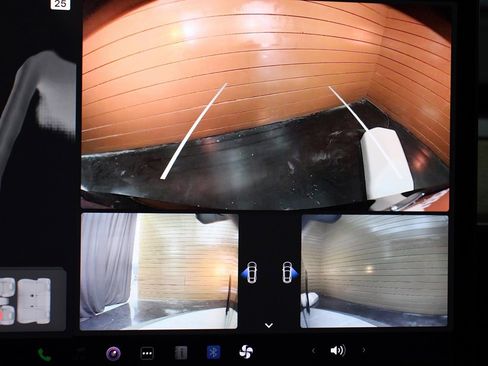 Used 2023 Tesla Model Y Long Range image 14