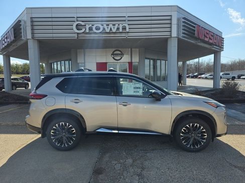 New 2026 Nissan Rogue Platinum image 2