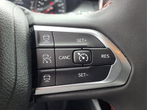Used 2025 Jeep Compass Trailhawk AWD/4WD image 20