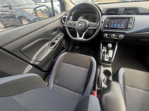 Used 2025 Nissan Versa SV FWD image 33