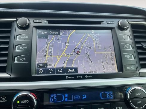 Used 2018 Toyota Highlander XLE AWD/4WD image 15