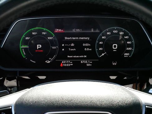 Used 2021 Audi e-tron Premium Plus w/ Premium Plus Package AWD/4WD image 21