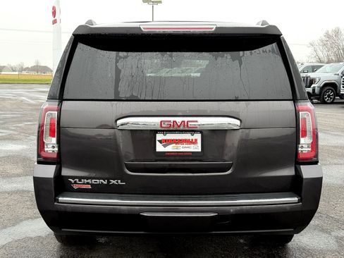 Used 2017 GMC Yukon XL Denali w/ Open Road Package image 4