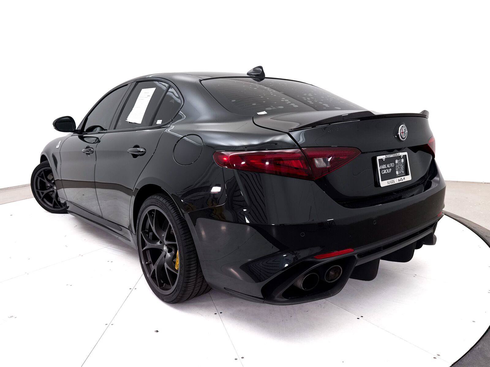 Used 2018 Alfa Romeo Giulia Quadrifoglio w/ Driver Assist Dynamic Package RWD image 2