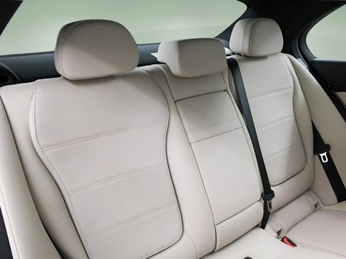 Used 2022 Mercedes-Benz C 300 Sedan image 27
