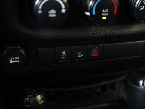 Used 2015 Jeep Wrangler Unlimited Sport AWD/4WD image 14