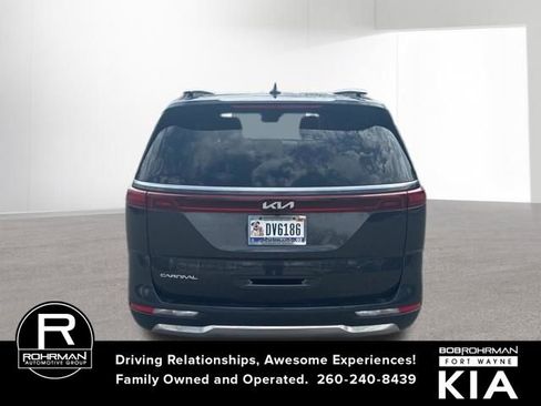Used 2024 Kia Carnival SX image 4