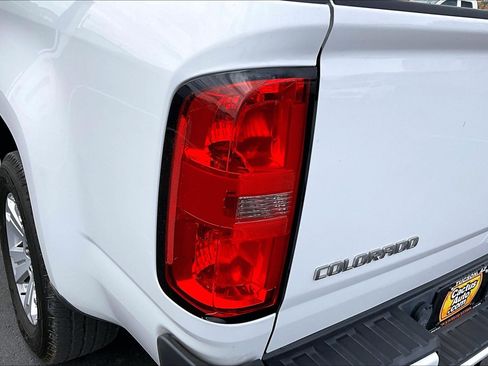 Used 2016 Chevrolet Colorado LT w/ LT Convenience Package RWD image 28