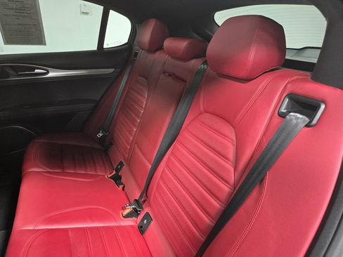 Used 2022 Alfa Romeo Stelvio Veloce image 34