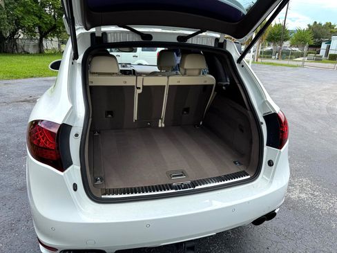 Used 2014 Porsche Cayenne GTS image 20