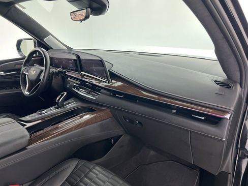 Used 2023 Cadillac Escalade Premium Luxury Platinum image 26