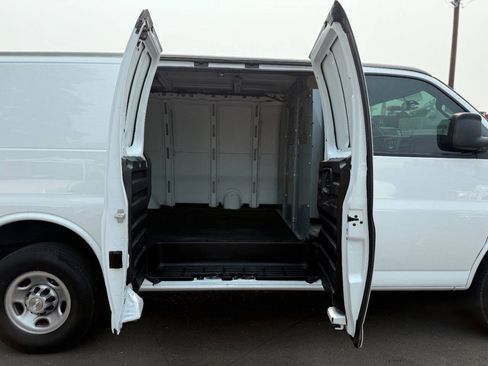 Used 2020 Chevrolet Express 2500 w/ Communications Package RWD image 3