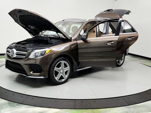 Used 2017 Mercedes-Benz GLE 400 4MATIC image 9