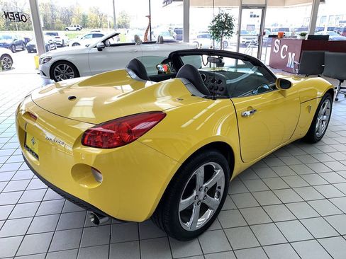 Used 2007 Pontiac Solstice Convertible w/ Premium Package RWD image 8
