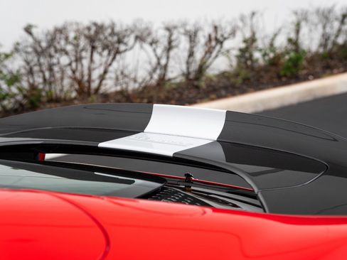 Used 2024 Ferrari SF90 Spider image 39