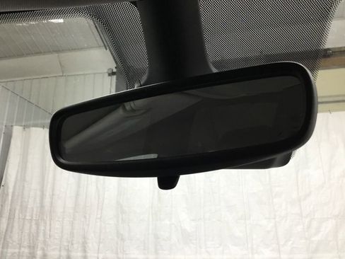 Used 2023 Chrysler Pacifica Touring-L image 33