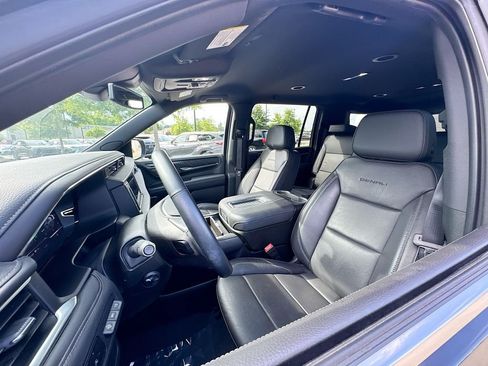Used 2024 GMC Yukon XL Denali RWD image 10