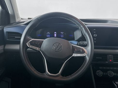 Used 2024 Volkswagen Taos SE image 17