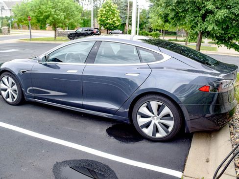 Used 2021 Tesla Model S Long Range Plus AWD/4WD image 17