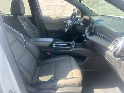 Used 2025 Chevrolet Equinox LT w/ Convenience Package II AWD/4WD image 30