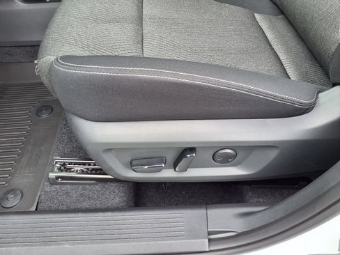 Used 2026 Nissan Rogue SV w/ Cold Weather Package FWD image 22