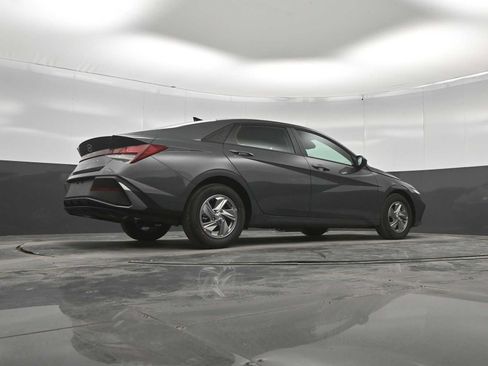 New 2026 Hyundai Elantra SE FWD image 38