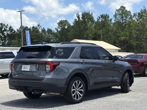Used 2025 Ford Explorer ST-Line AWD/4WD image 7