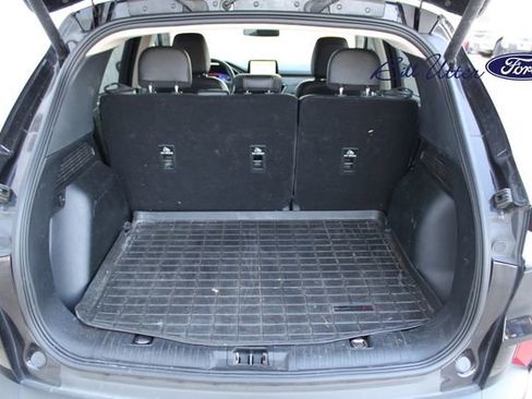 Used 2020 Ford Escape Titanium image 10