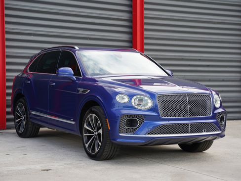 Used 2021 Bentley Bentayga V8 image 10