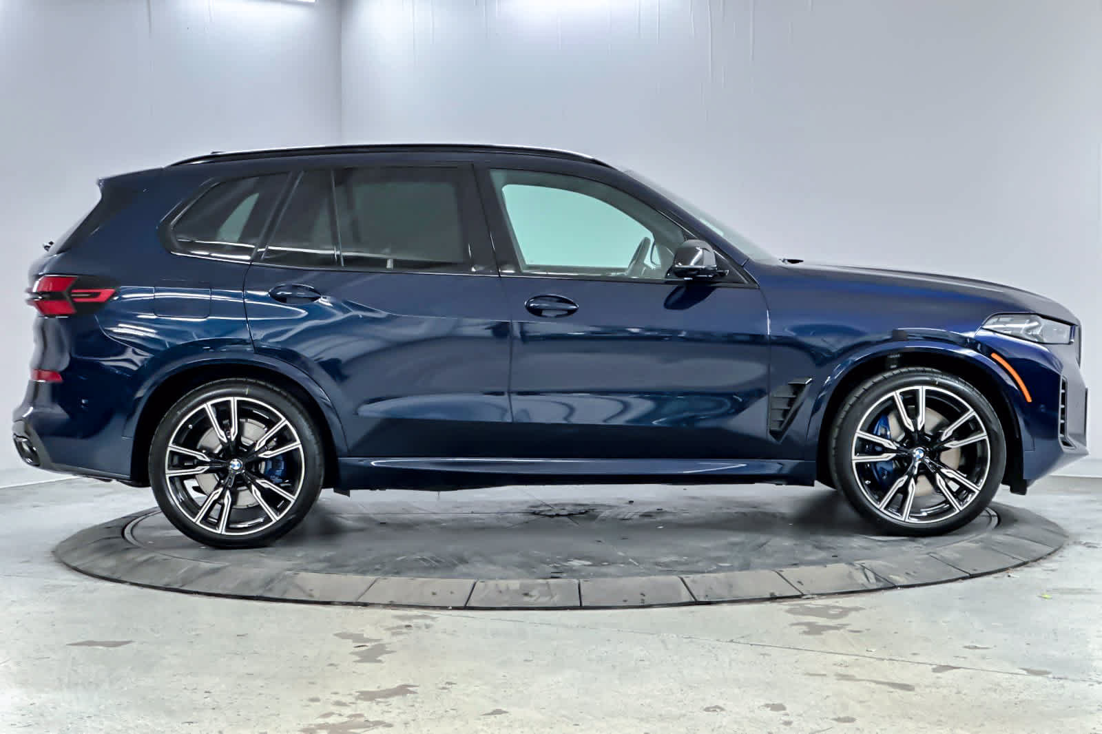 Used 2026 BMW X5 M60i AWD/4WD image 8