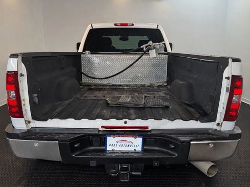 Used 2011 GMC Sierra 3500 SLE w/ SLE Preferred Package AWD/4WD image 5