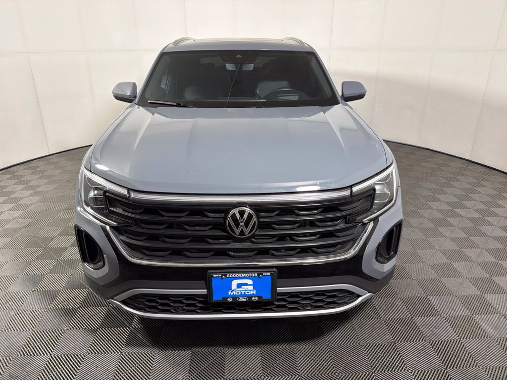 Certified 2025 Volkswagen Atlas Cross Sport SEL AWD/4WD image 3