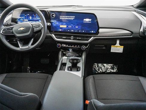 New 2026 Chevrolet Equinox EV LT image 16