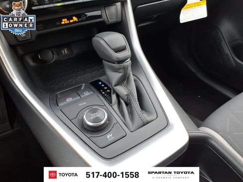 Used 2025 Toyota RAV4 XLE AWD/4WD image 21