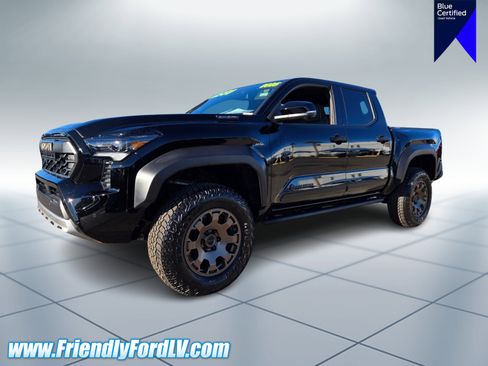 Used 2025 Toyota Tacoma Trailhunter image 2