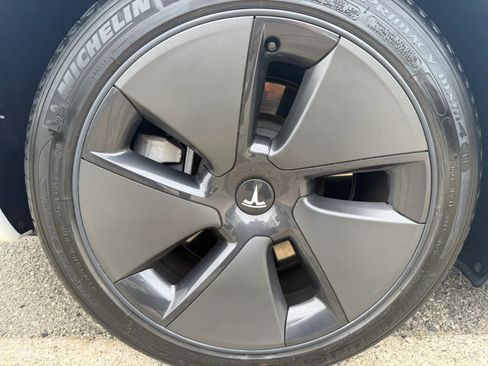 Used 2023 Tesla Model 3 Standard Range RWD image 27
