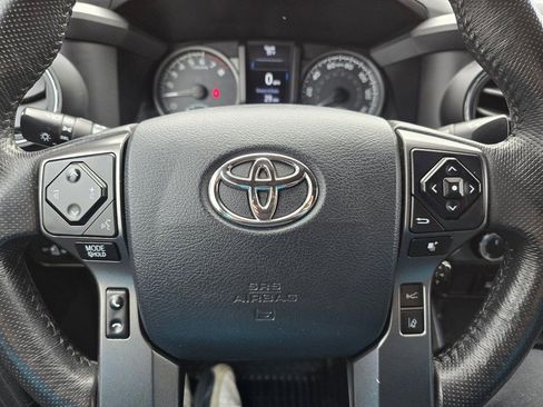 Used 2018 Toyota Tacoma TRD Off-Road image 23