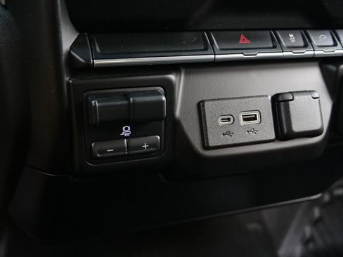 Used 2021 GMC Sierra 3500 2WD Crew Cab w/ Convenience Package image 18