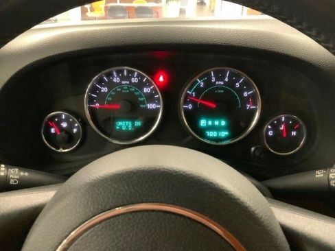 Used 2017 Jeep Wrangler Unlimited Rubicon w/ Connectivity Group AWD/4WD image 23