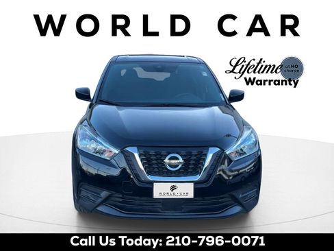 Used 2020 Nissan Kicks S FWD image 2