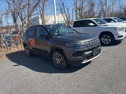 Used 2022 Jeep Compass Limited w/ Elite Group image 8